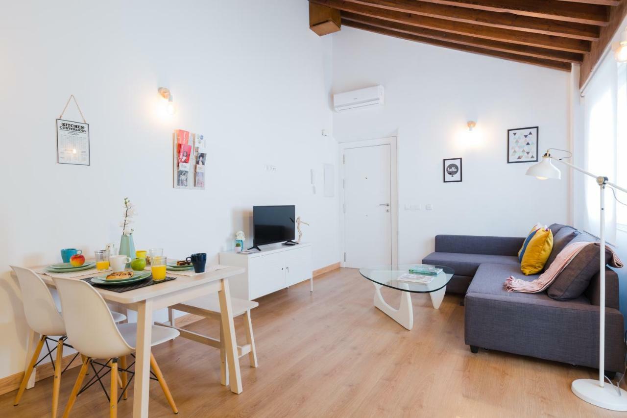 Apartament Hola Malaga Centro Zewnętrze zdjęcie